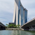 Interessanter Blickwinkel auf das Marina Bay Sands