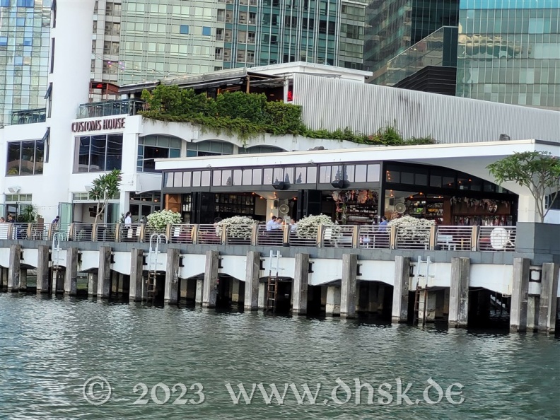 Singapore_River_Boat_Tour_14.jpg