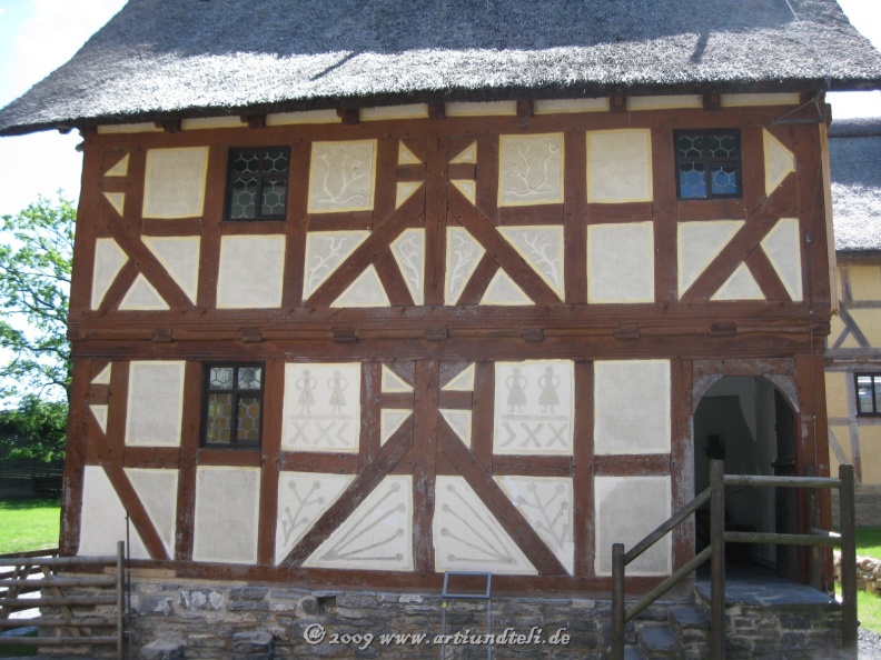 Eine schön verzierte Seitenwand eines Hauses im Hessenpark - IMG_0098.jpg IMG_0098.jpg
